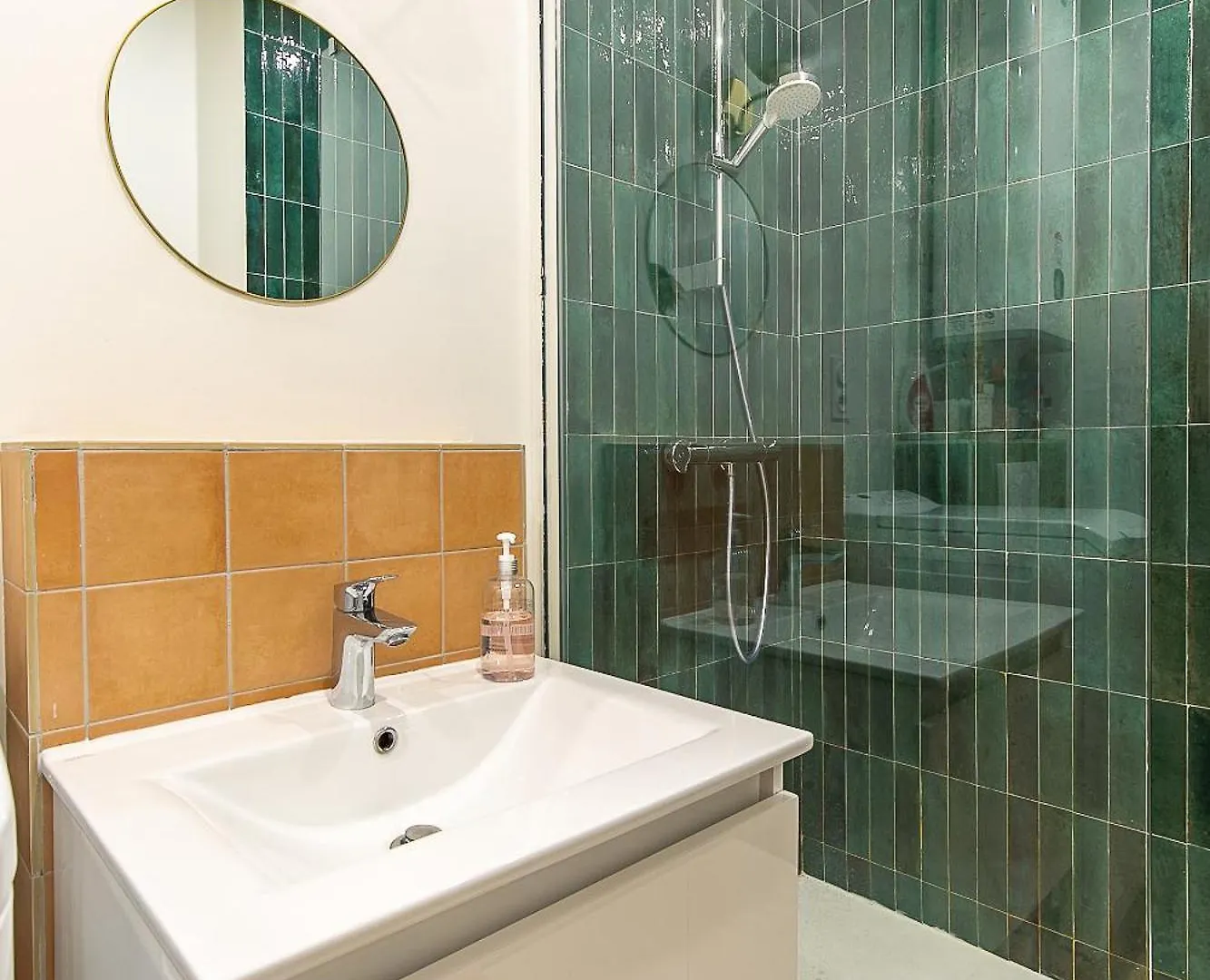 Appartement T2 Lumineux Avec Climatisation à Marseille